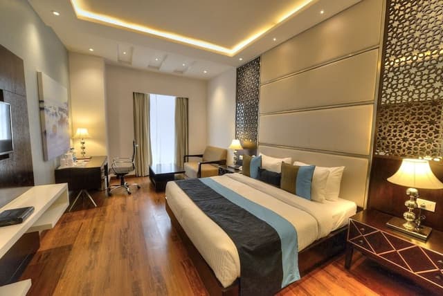 Standard Room, 1 King Bed