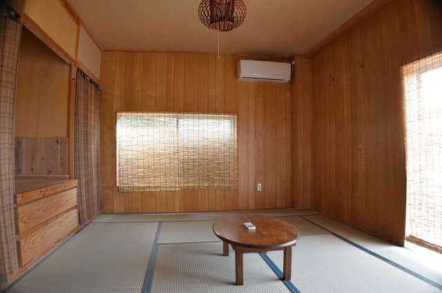 Japanese -Style Room Snack Included (4 persons)
