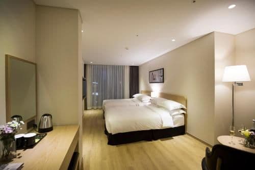Deluxe Family Room with Partial Sea View