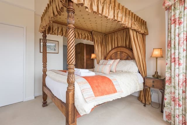 Double Room, Ensuite (The Langdale)