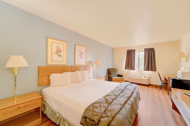 King Bed Accessible Non-Smoking