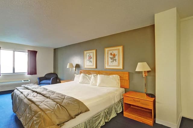 Full Bed Accessible Non-Smoking
