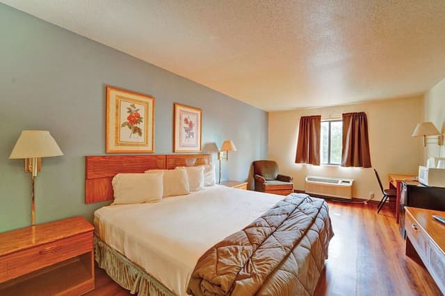 Full Bed Accessible Non-Smoking