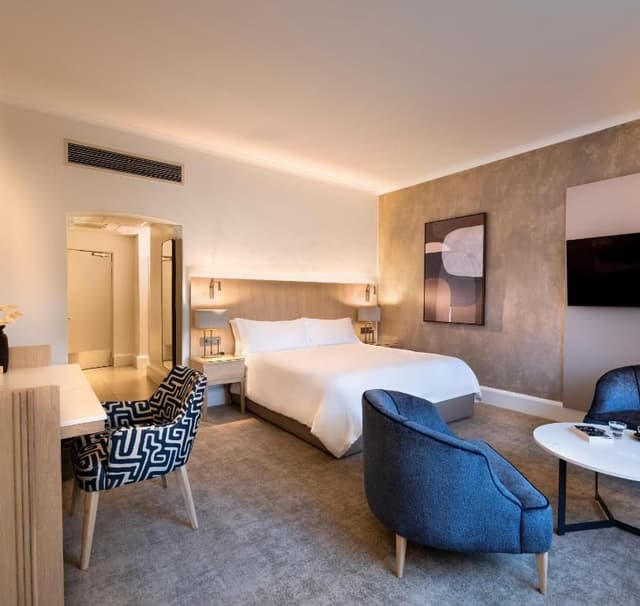 Superior Double Room with Mountain and Harbour View