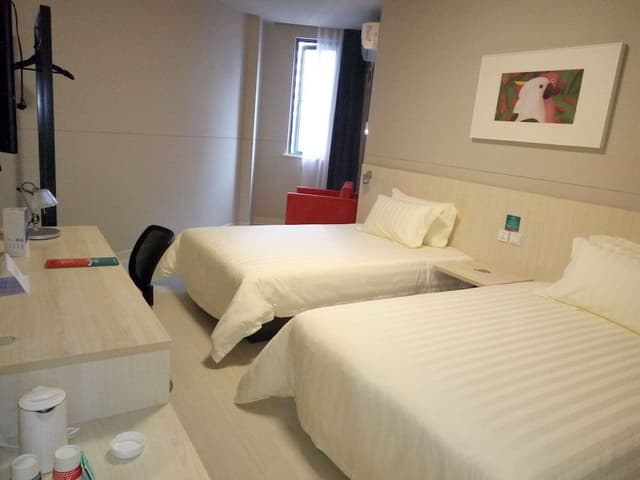 Twin Room (A)