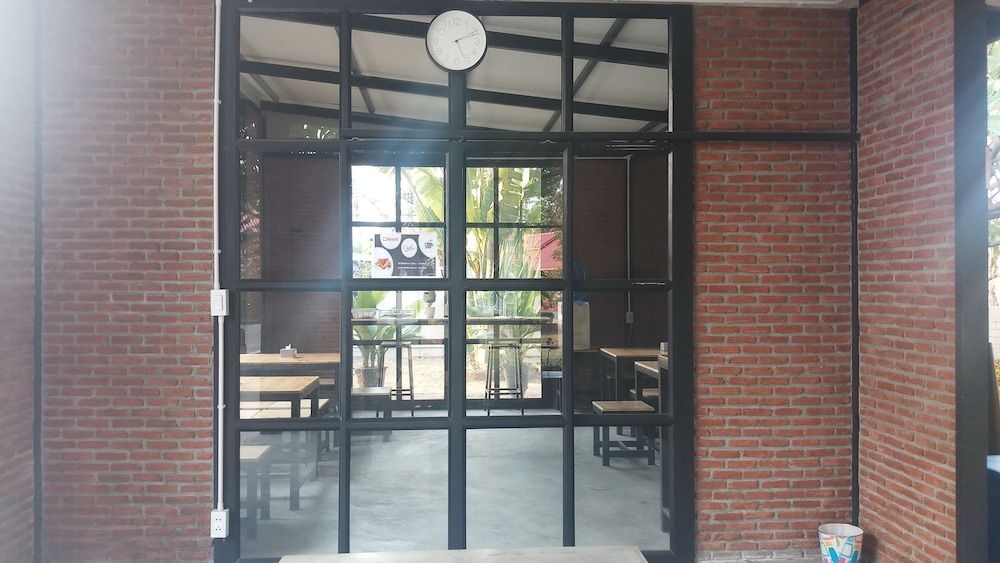 āļāļĨāļāļĒ āļĢāļĩāļŠāļāļĢāđāļ (Ploy Resort - Nangrong)3
