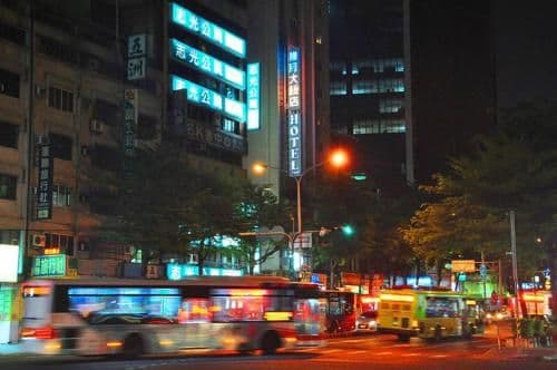 โฮเต็ล โลฟู โฮเต็ล โลฟู