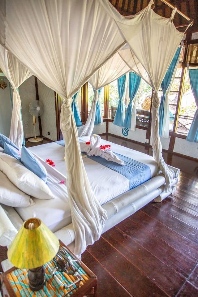 Traditional Room (NO AC)