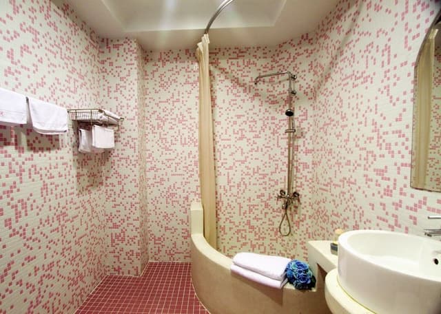 Comfort Quadruple Room, 2 Double Beds, Bathtub
