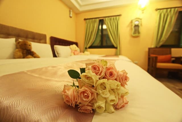Grand Room, Multiple Beds, Bathtub