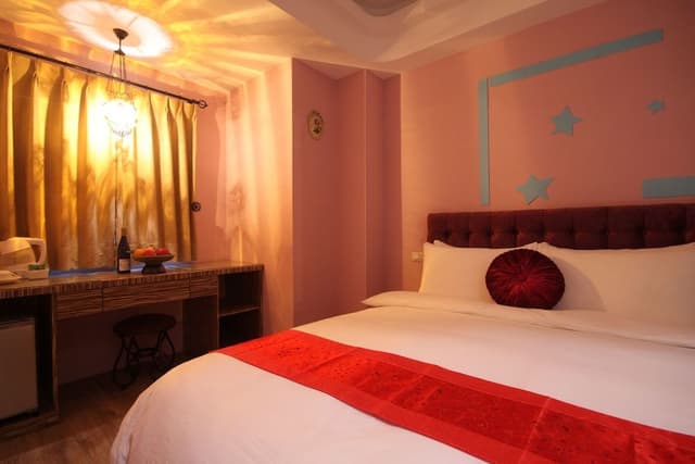 Design Double Room, 1 Double Bed, Bathtub