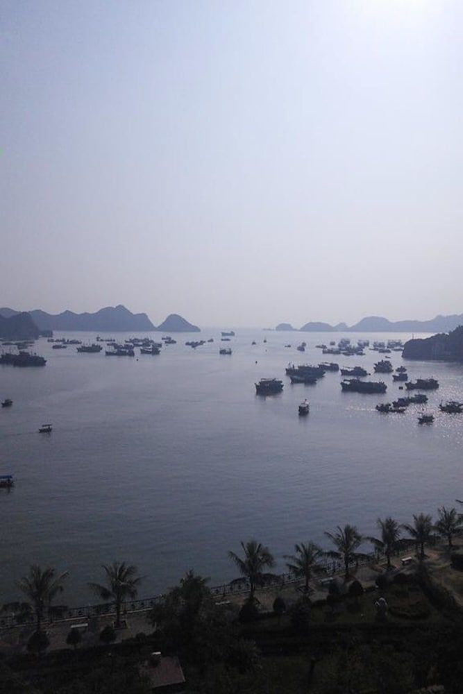 Hoang Ngoc Cat Ba Hotel1