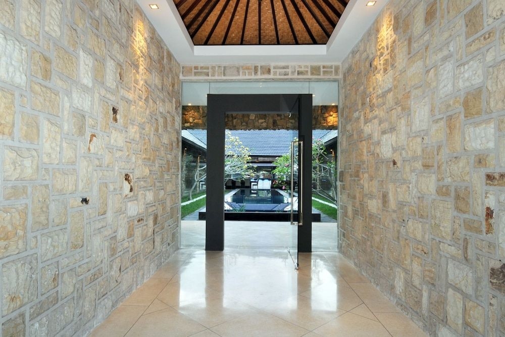 Samudra Raya Luxury Villa4