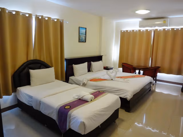 Family Room (3 Adults)