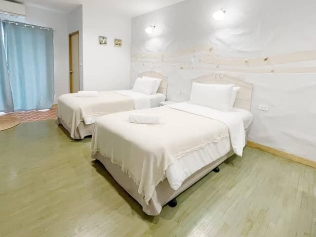 Standard Twin Room - Non-Smoking