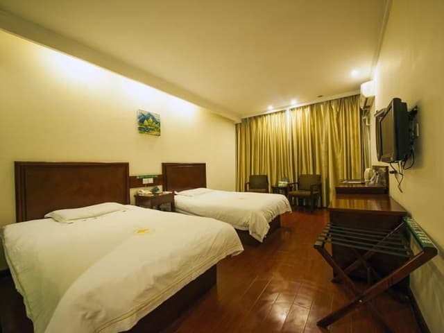 GTI - Guest Room, Chess