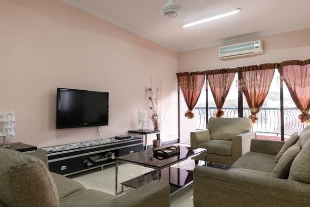 Penthouse Suite (Sleeps 12 Pax)