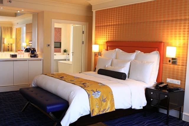 Premier Room, 1 King Bed