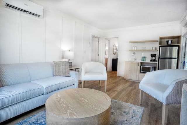 Offshore King, 2 Bedrooms(Family Suite, Not Pet Friendly)