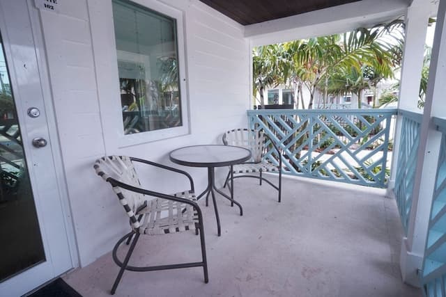 Offshore King Suite(Family Friendly, Not Pet Friendly)