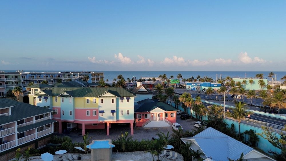 Lighthouse Resort Inn & Suites0