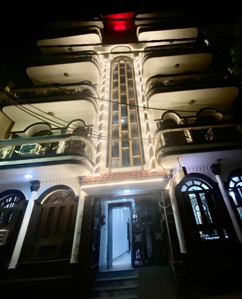 OM Palace3