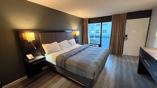 Standard Room, 1 King Bed, Non Smoking
