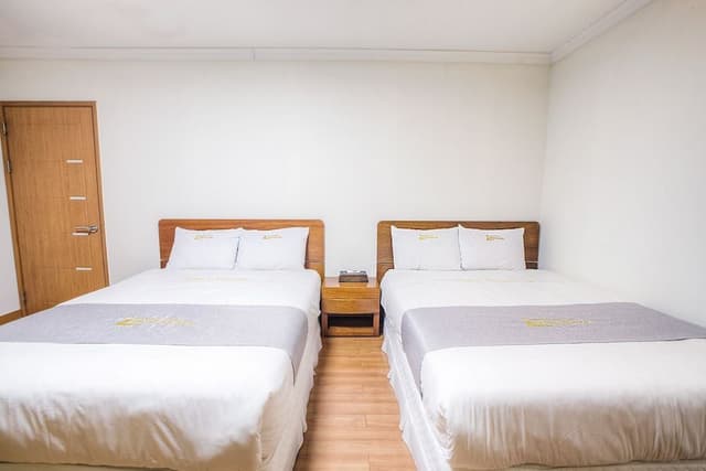 Deluxe Twin Room, 2 Double Beds, Smoking, Ocean View