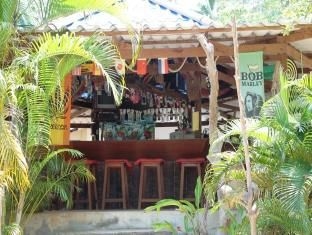Jungle Bar & Bungalow4