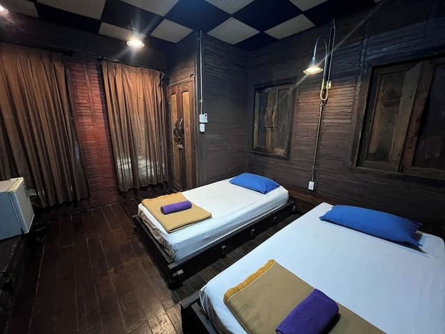 Standard Twin Room
