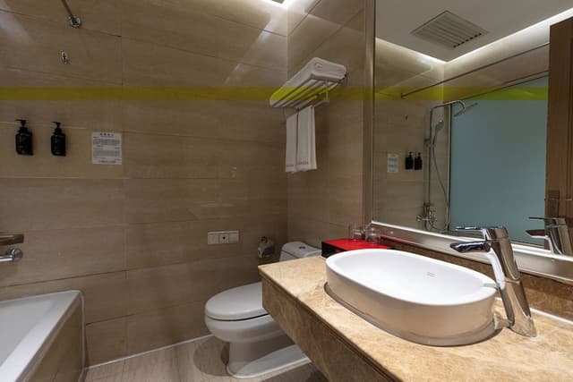 Comfort Room, 1 King Bed, Non Smoking