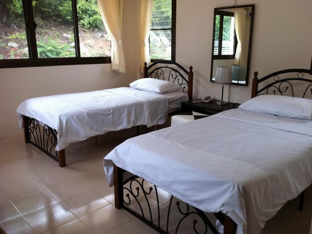 5 Bedroom Villa