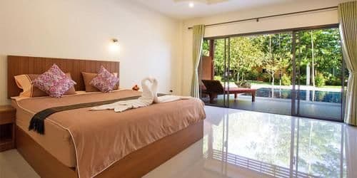 Deluxe Pool Access Room