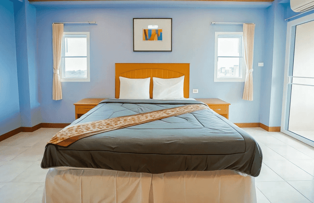Deluxe Double Room (6 ft)