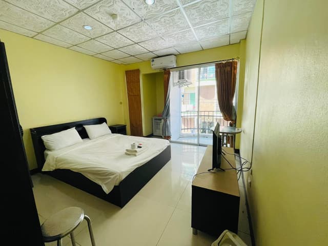 Medium Room