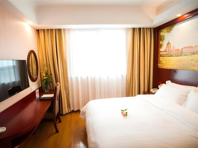 Queen Room with View