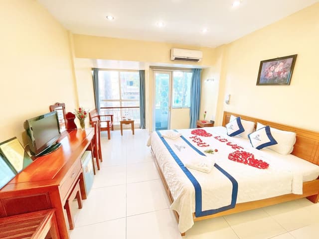 Deluxe Double Room, 1 King Bed, Balcony