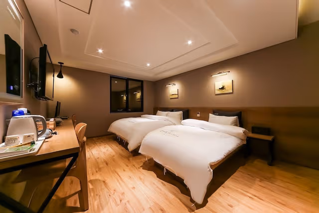 Deluxe Twin Room
