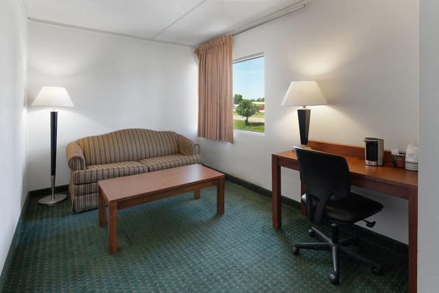 Deluxe Suite, 2 Queen Beds, Non Smoking