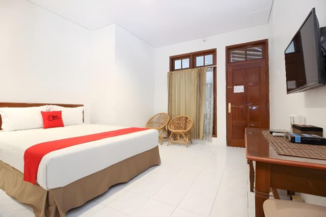 RedDoorz Room