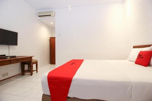 RedDoorz Room
