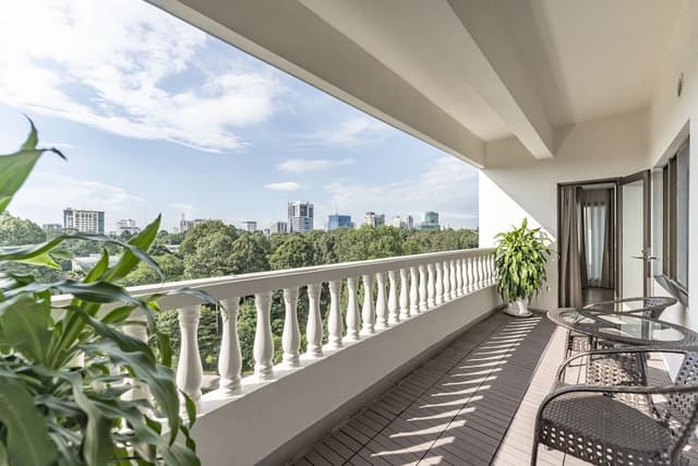Executive Suite, 4 Bedrooms, Kitchen, Park View