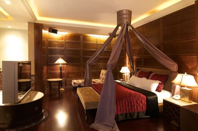 Deluxe Double Room, Bathtub