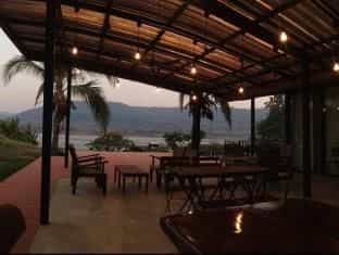 Kayom House - White Meranti House & Resort