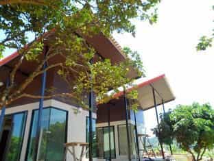 Kayom House - White Meranti House & Resort Kayom House - White Meranti House & Resort