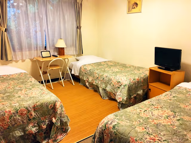 Twin Room without Bathroom - Above 13 Years Old Only