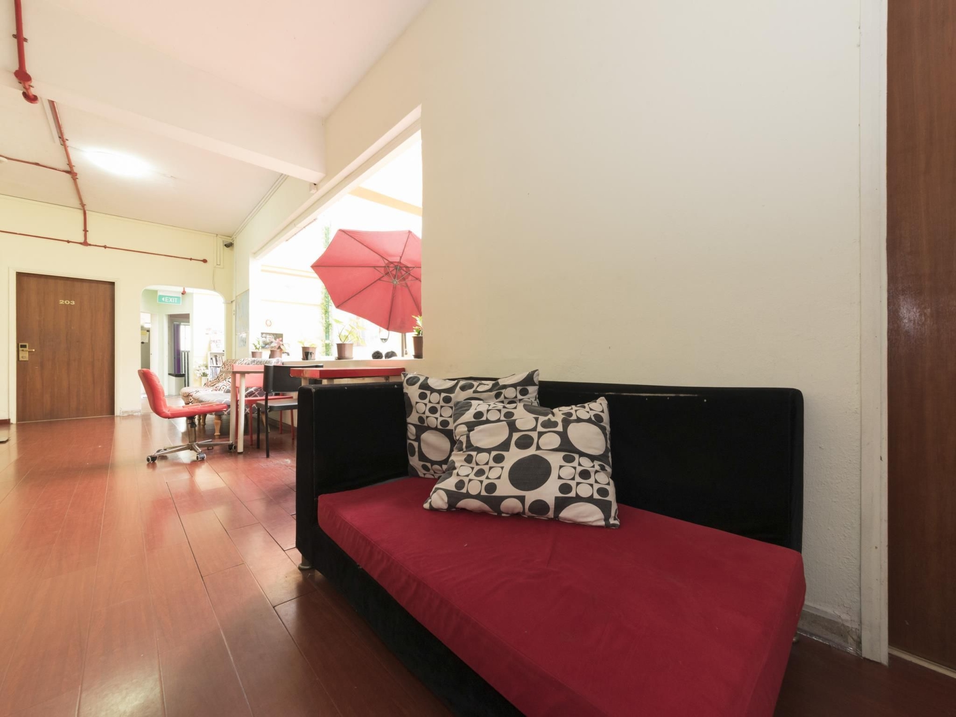 ทราเวลเลอร์ แอท เอสจี โฮสเทล (Traveller@SG Hostel)0