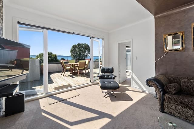 Exclusive Penthouse, 1 King Bed, Lake View
