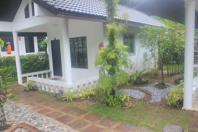 Deluxe Bungalow with Pool View