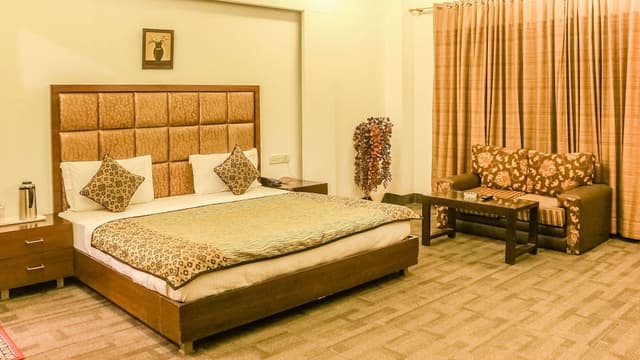 Deluxe Room, City View